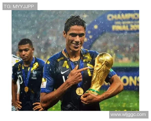 足球巨星的崛起与传奇足坛经历解析从初露锋芒到成就巅峰的奋斗历程 足球巨星的崛起与传奇足坛经历解析从初露锋芒到成就巅峰的奋斗历程