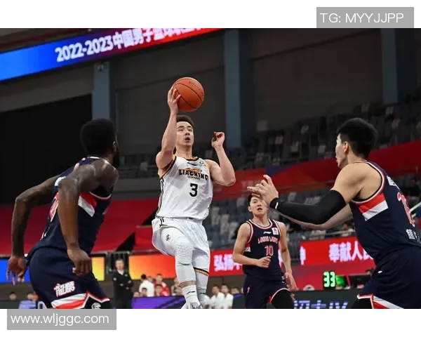 广州篮球队与深圳篮球队赛后复盘分析比赛经验与战术调整探讨