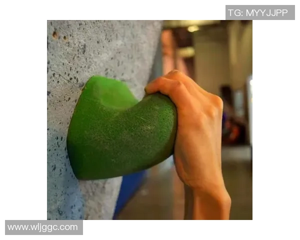 攀岩新手必看:全面提升个人能力的入门指南与技巧分享 攀岩新手必看:全面提升个人能力的入门指南与技巧分享