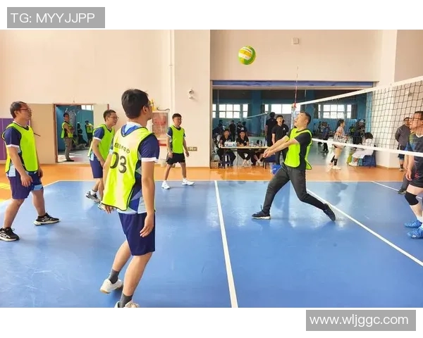 武汉排球队战术解析:聚焦排球技术与团队协作的完美结合 武汉排球队战术解析:聚焦排球技术与团队协作的完美结合